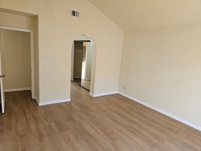 Building Photo - 4bed 2.5bath Remodeled inc. Solar & Pool