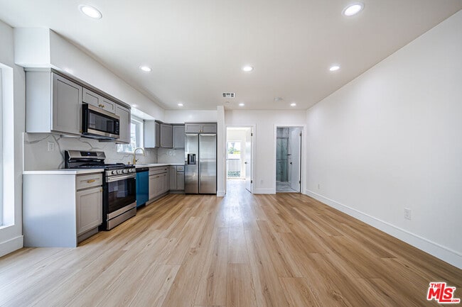 Building Photo - 2057 S Garth Ave