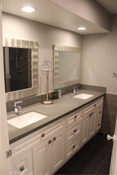 Building Photo - 761 W Country Hills Dr