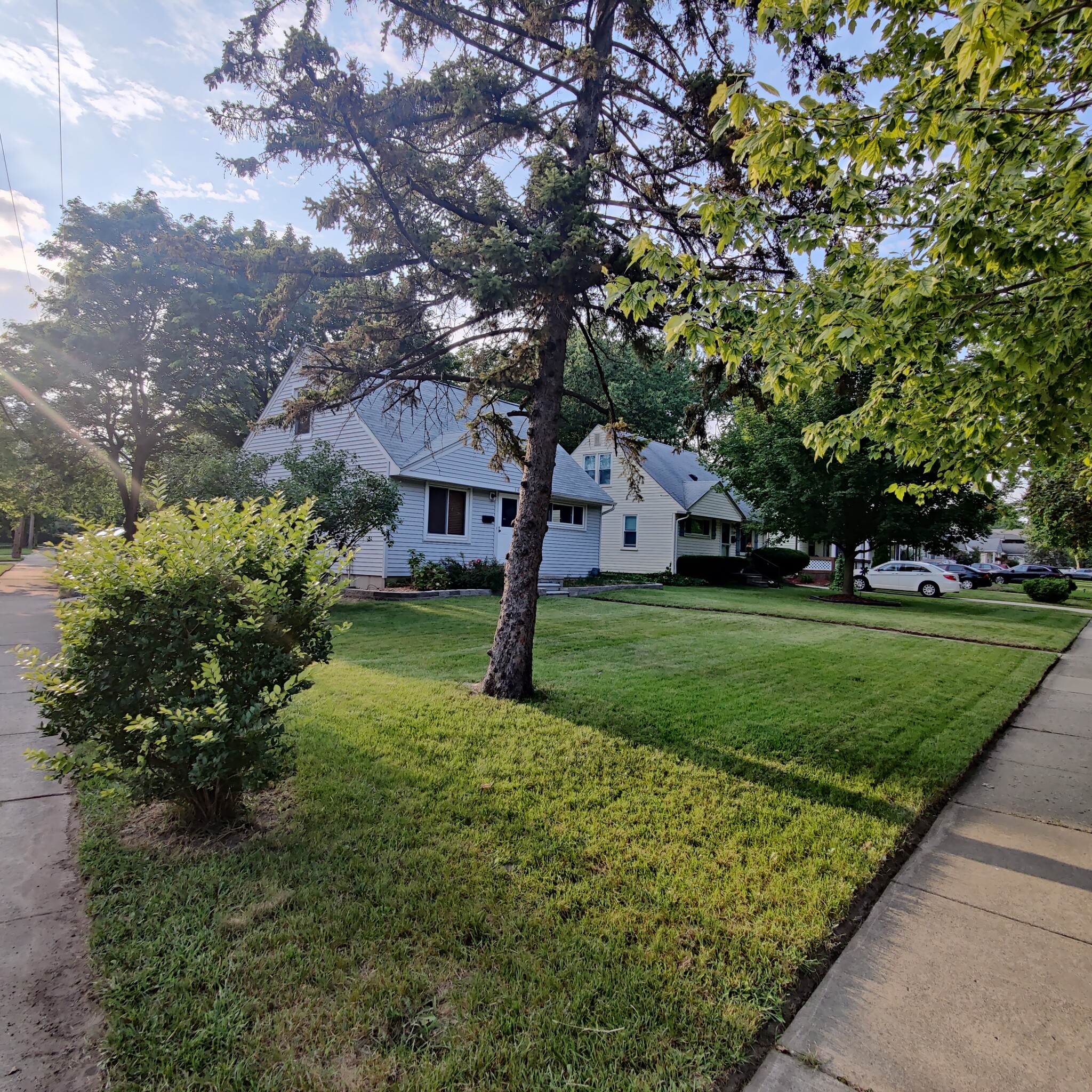 Building Photo - 3403 Woodland Ave