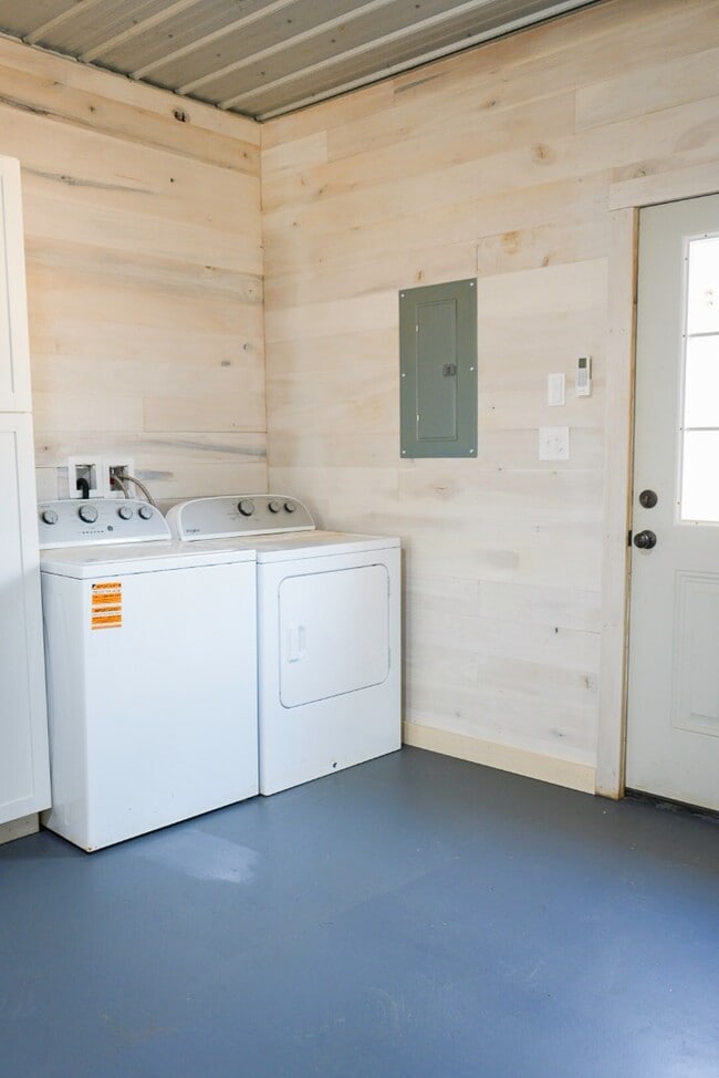 Building Photo - 68 Ted Gran Ln