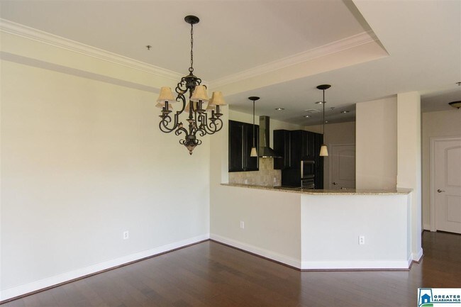 Building Photo - 2600 Highland Ave