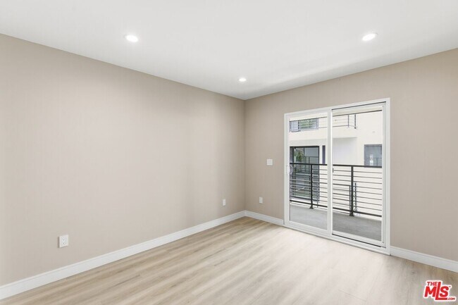 Building Photo - 225 N Burlington Ave
