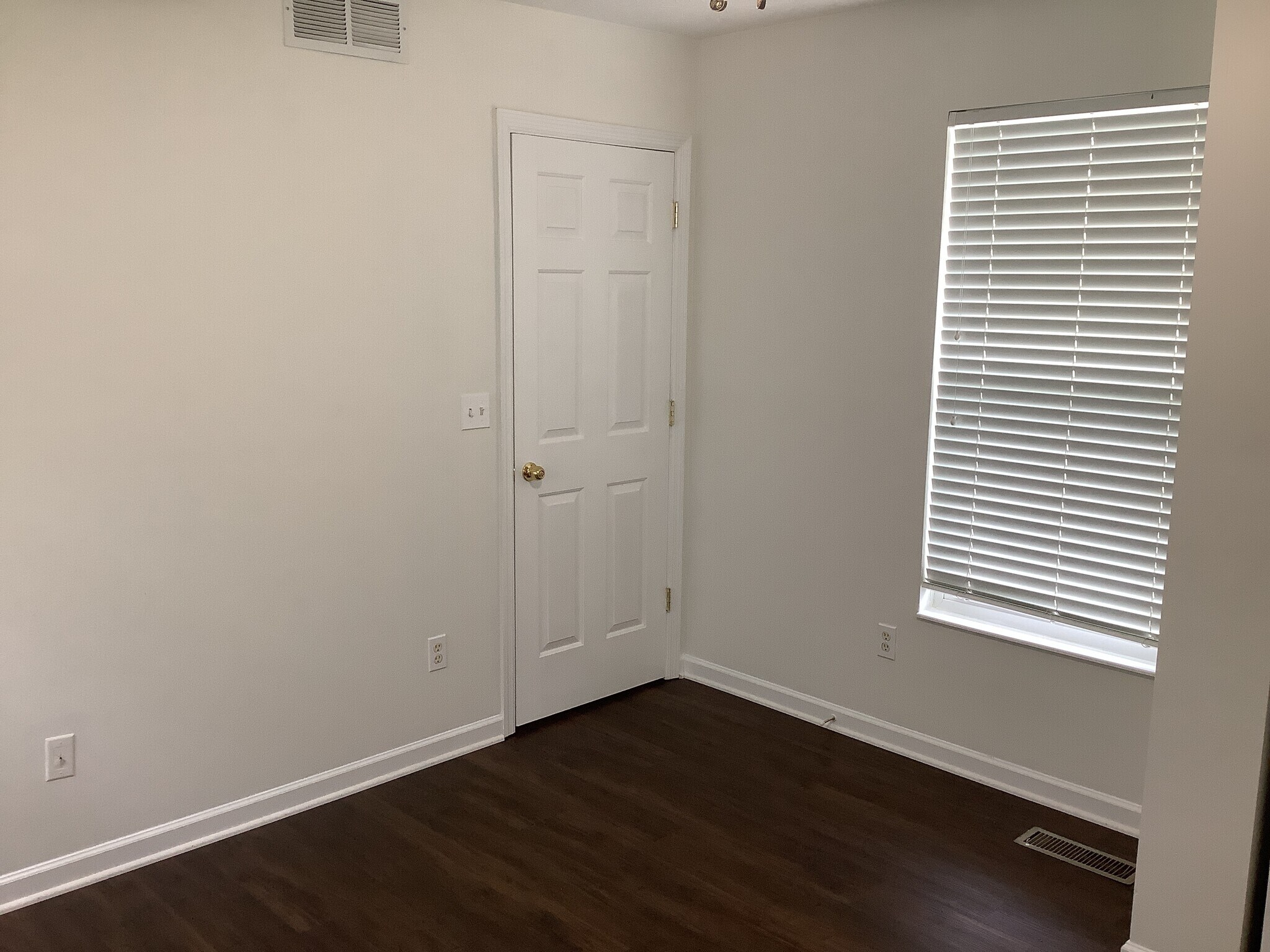 Building Photo - 7633 Mourning Dove Ln