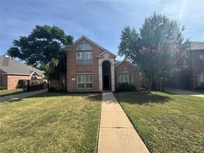 Building Photo - 3006 Upland Dr