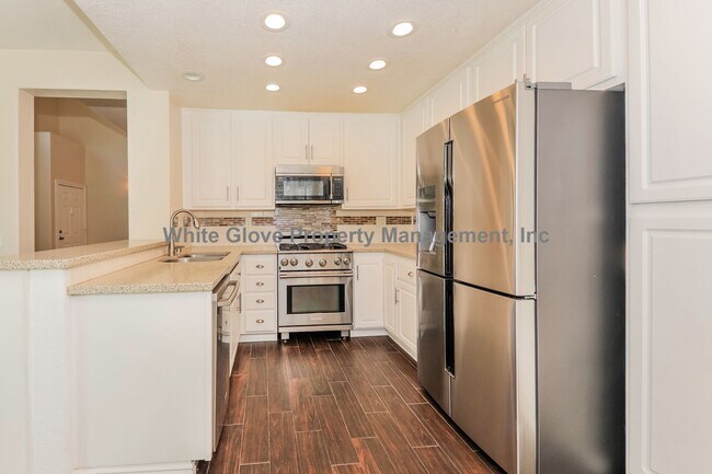 Building Photo - 3 Bedroom Plus Loft Condo in Gated Chino Hills Community