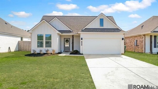 Building Photo - 12850 Silverbell Ave