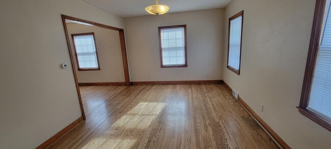 Building Photo - 24 S Pine St