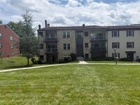 Building Photo - 347 Drummers Ln