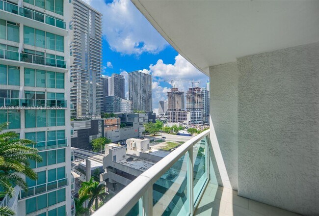 Building Photo - 31 SE 5th St