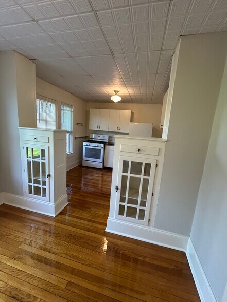 kitchen - 69 Prospect St