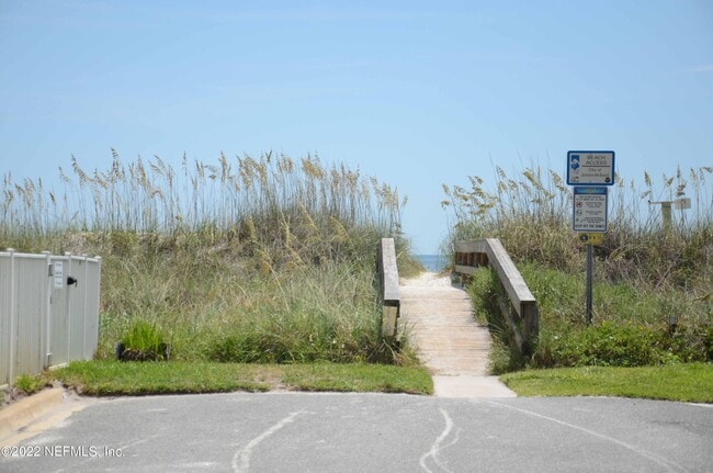 Building Photo - 2074 2nd St S