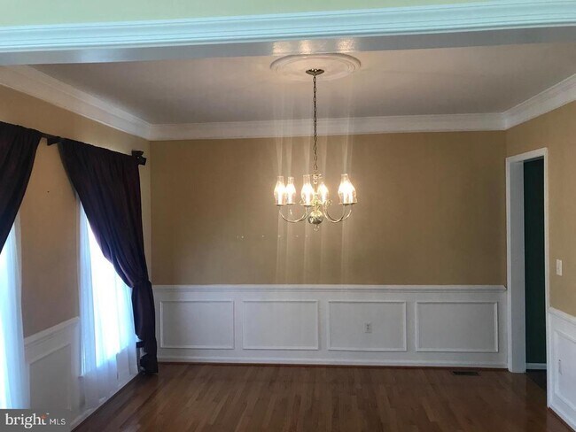 Building Photo - 9 St Claires Ct