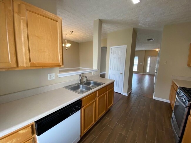 Building Photo - 646 Kenridge Dr