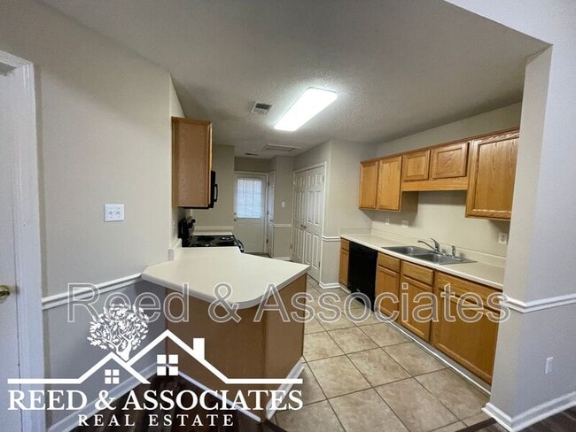 Building Photo - 6823 Meadow Chase Ln