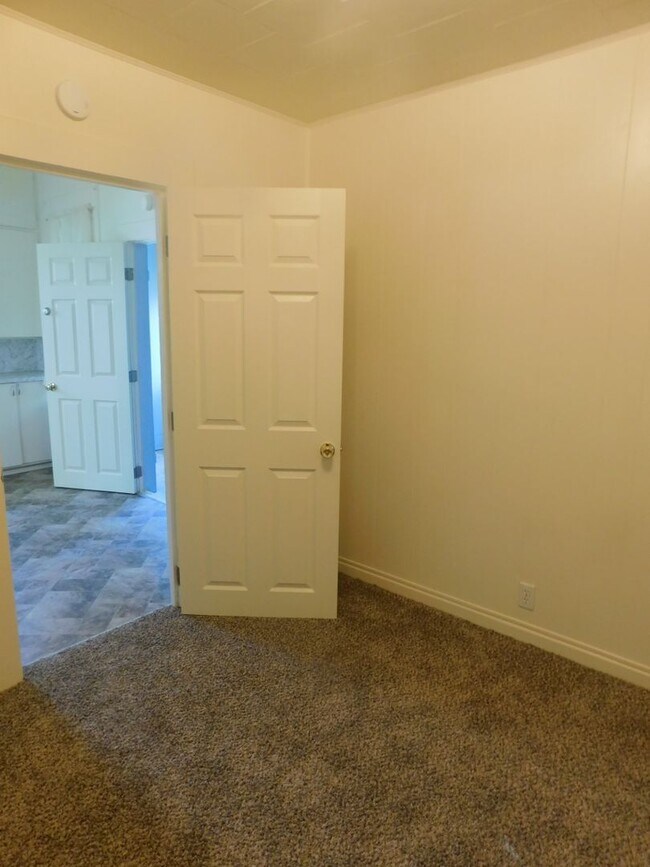 Building Photo - 2 bedroom Single Family House Ready Soon!