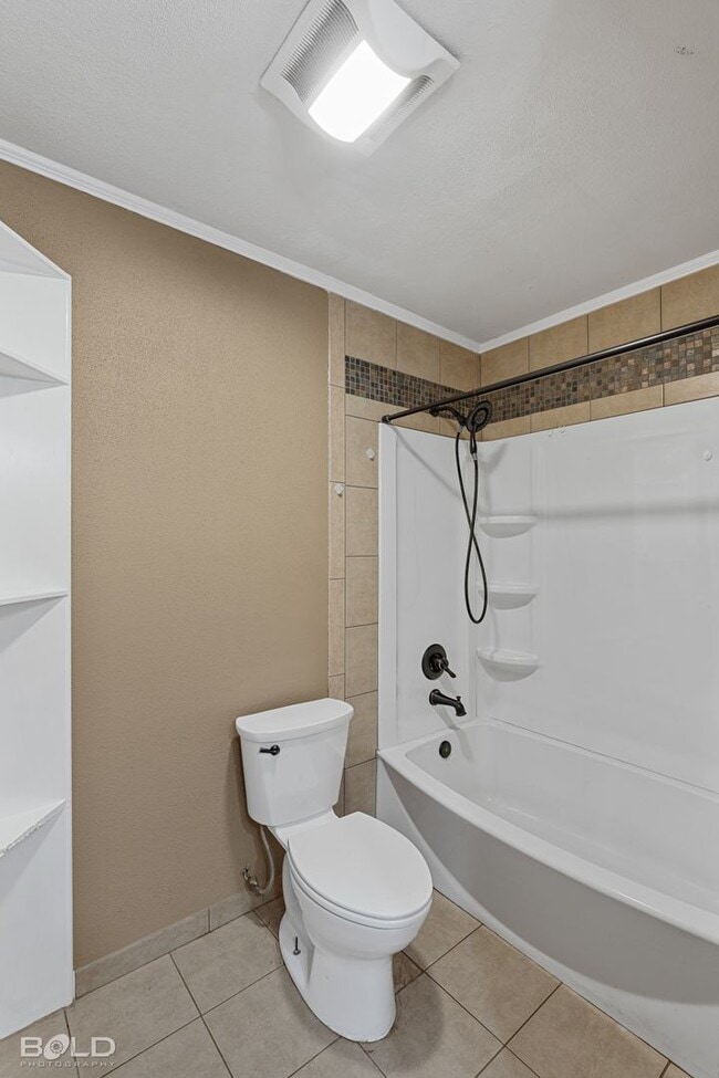 Building Photo - 3 bedroom 1 bath Southern Charm