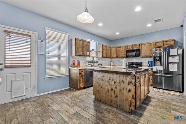 Building Photo - 202 W Gemini Ln