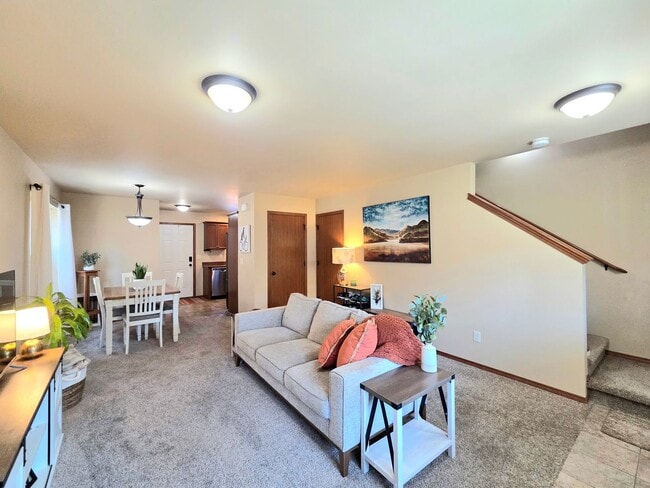 Building Photo - 2123 Roper Ln