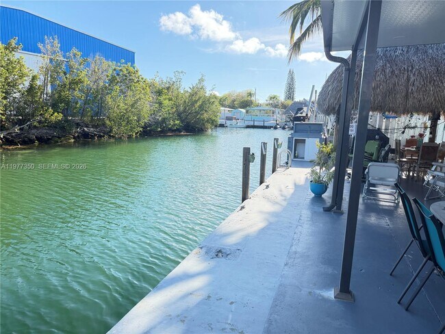 Building Photo - 212 Orchid St