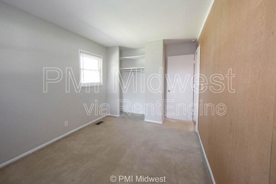 Building Photo - 3926 Malibu Dr