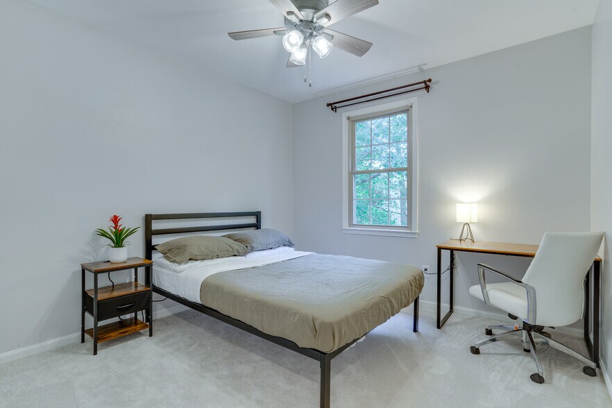 UL 1 - 3146 Borge St