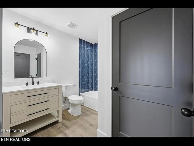 Building Photo - 3429 Garden Dr