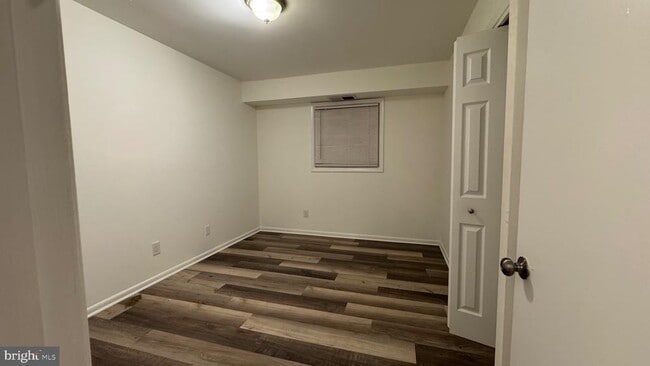 Building Photo - 3790 Lyndhurst Dr