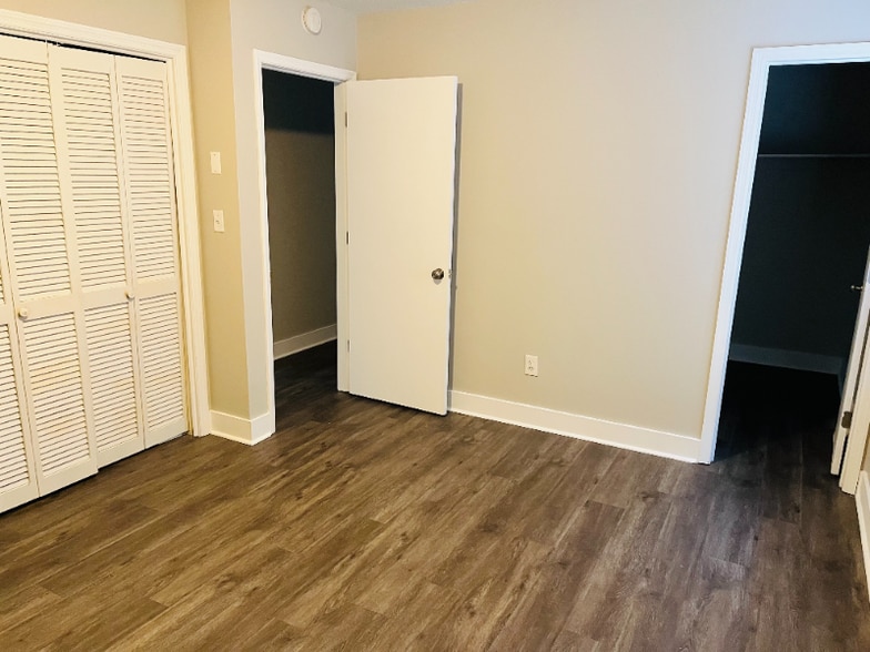 Building Photo - 609 N Market St