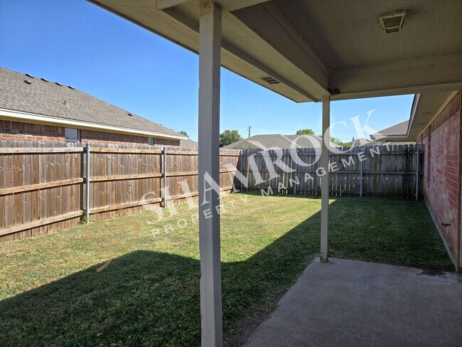 Building Photo - Cougar Ridge III Duplex