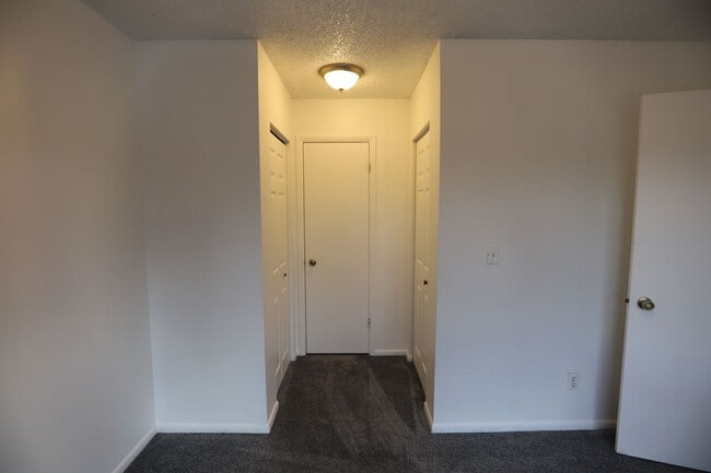 Building Photo - 257 Canby St