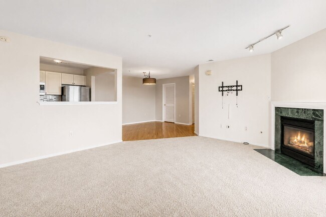 Building Photo - 1636 King Ct