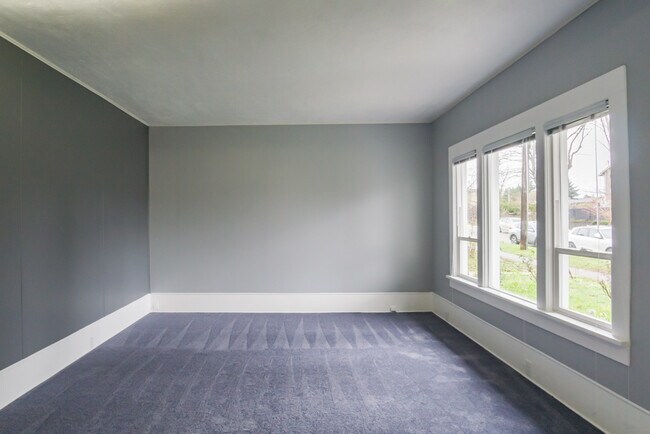 Building Photo - 7547 26th Ave NW