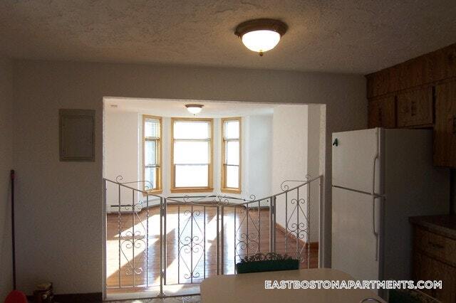 Building Photo - 172 Webster St