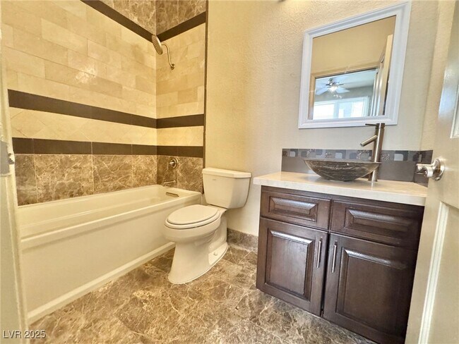 Building Photo - 8753 Rainbow Ridge Dr