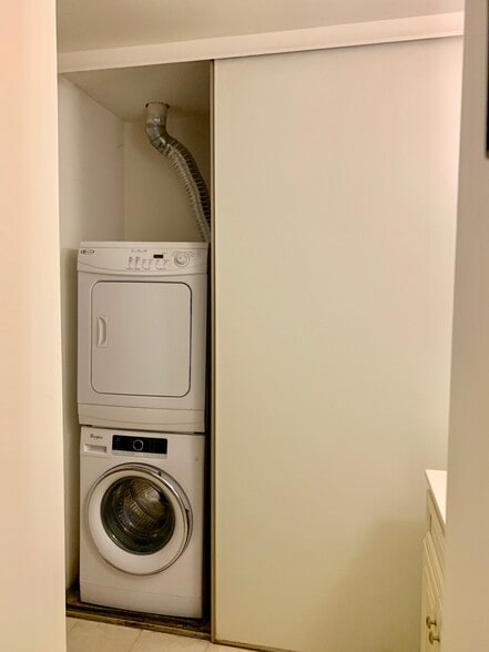 Washer/Dryer - 2920 Yarling Ct