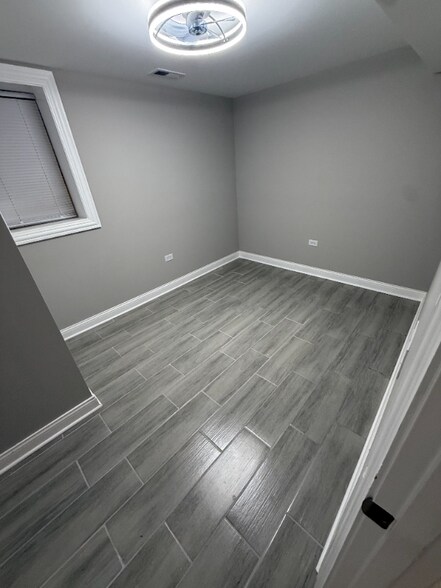 Building Photo - 8509 S Brandon Ave