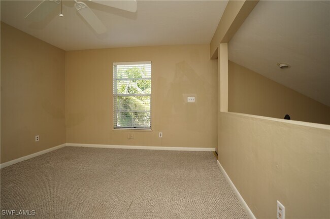 Building Photo - 165 Crown Dr