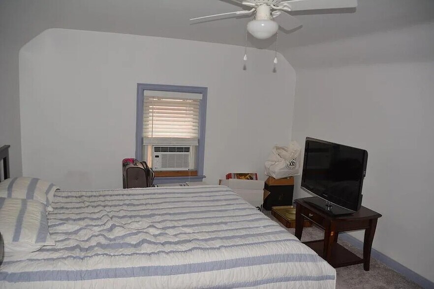 Bedroom 4 - 2475 Channing Rd