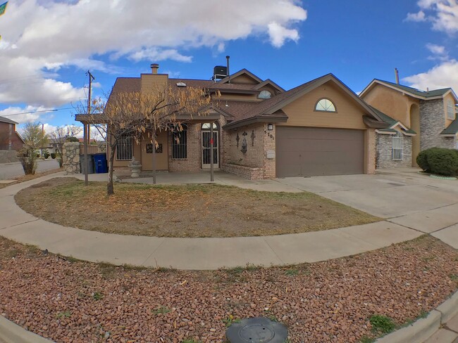 Primary Photo - Northeast El Paso 3 bed with Refrig A/C an...