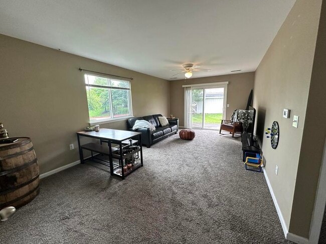 Building Photo - 1530 Timber Creek Dr