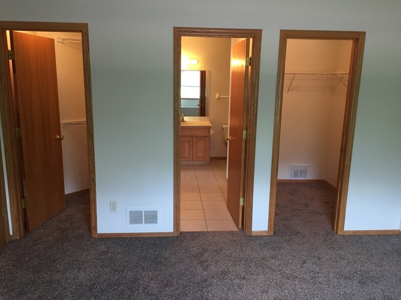 Building Photo - 8422 Yukon Cir N