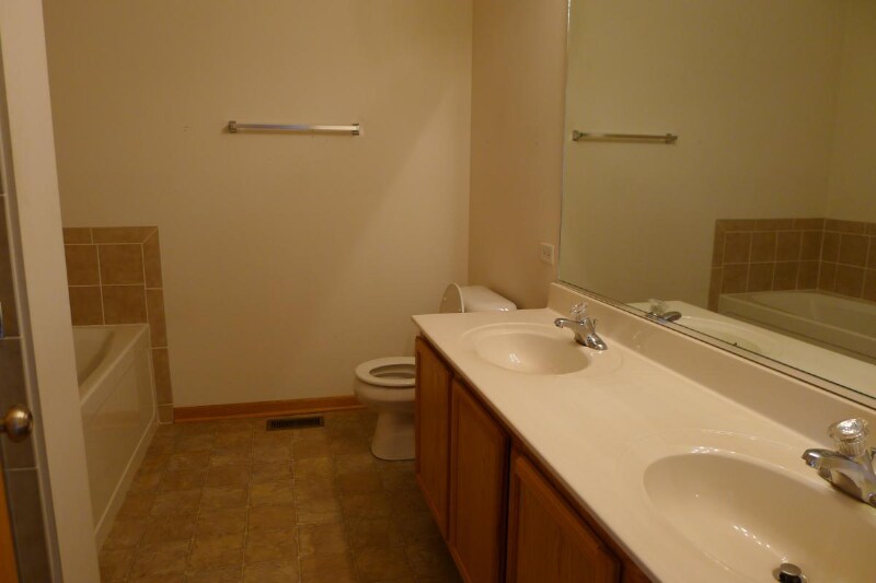Building Photo - 1577 W Turtle Creek Ln