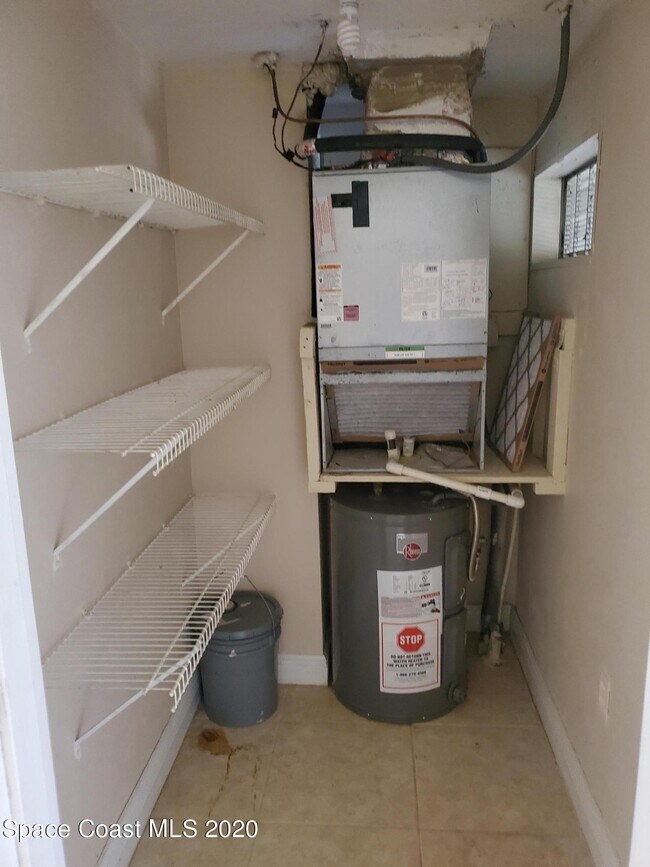 Building Photo - 250 N Banana River Dr