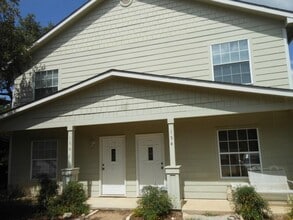 Building Photo - 154 Shady Bluff Dr