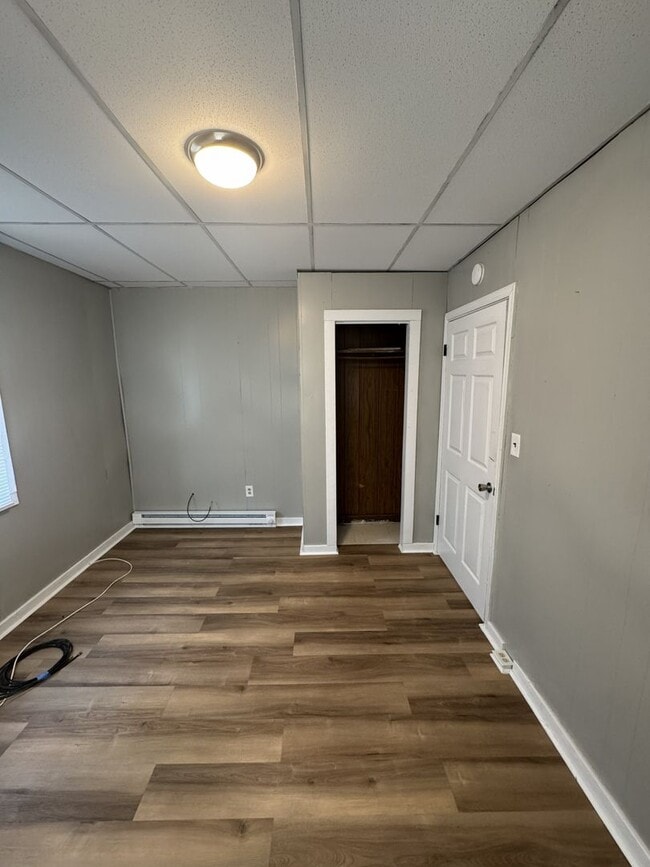 Building Photo - 6 Laurel Hill Ln