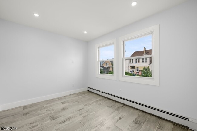 Building Photo - 20 Geyer St