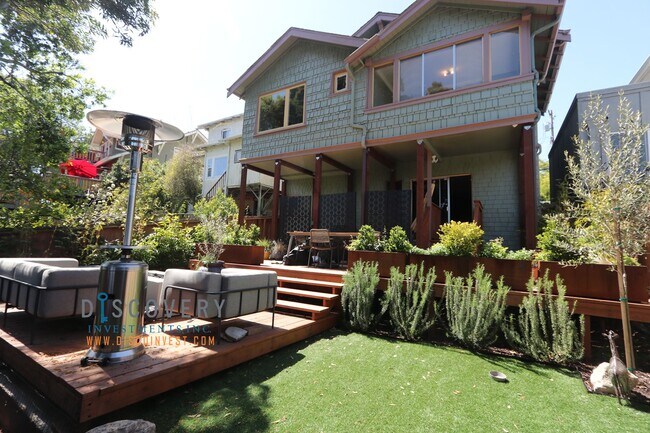 Building Photo - Glenview Craftsman Home with Exquisite Yard