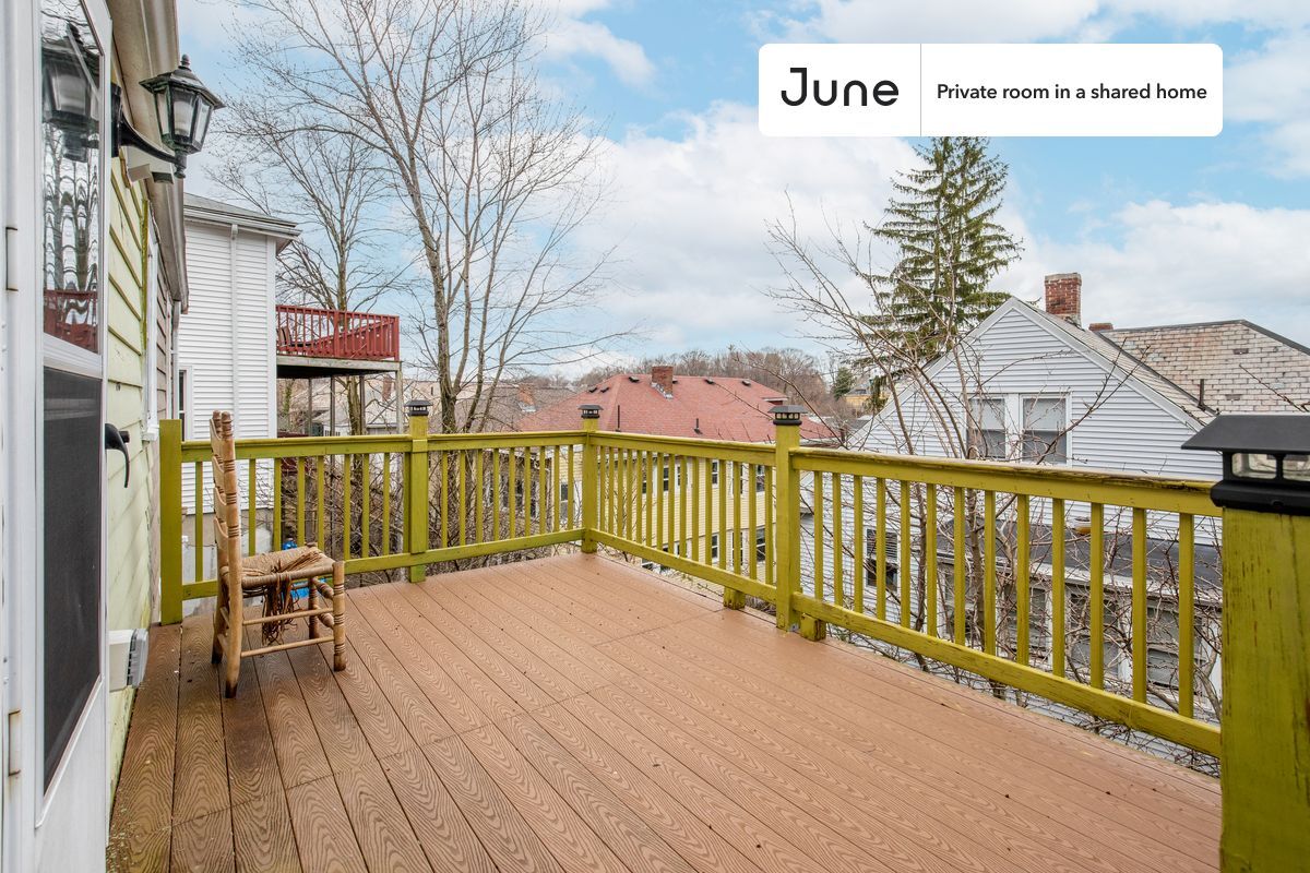 Building Photo - Room in Shared 5 bed/2 bath home