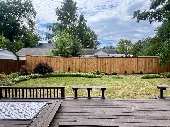 Building Photo - Updated Brookside Bungalow!